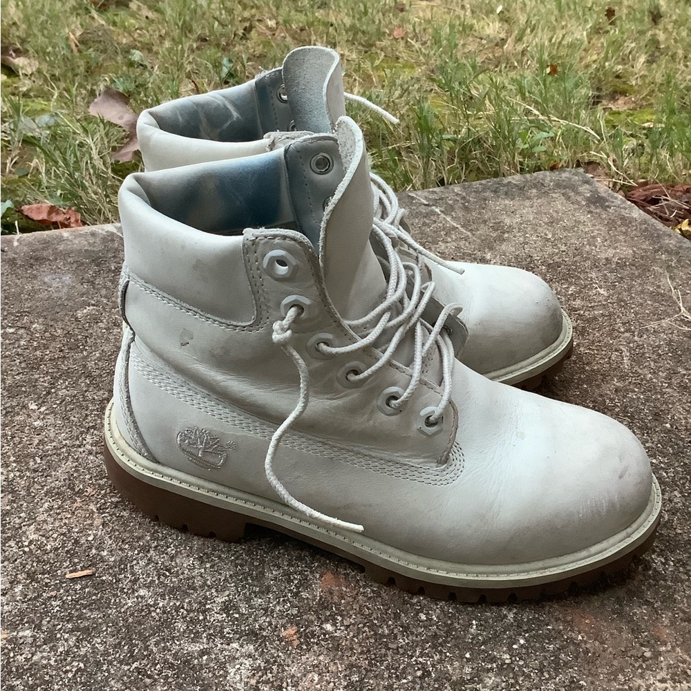 Light grey timberlands